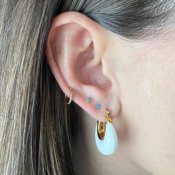 New! “Stila” White Resin Hoop Earrings - Picture 3 of 3